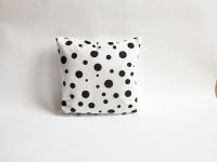 Povlak na polštář Black, puntíky, 45 x 45 cm