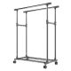Kovový stojan na oblečení na kolečkách, 2 tyče + police